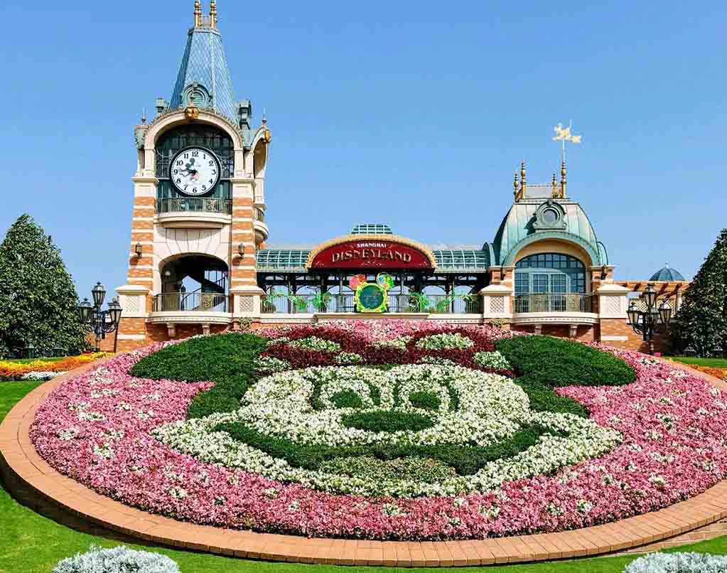 上海ディズニーランドのエントランス