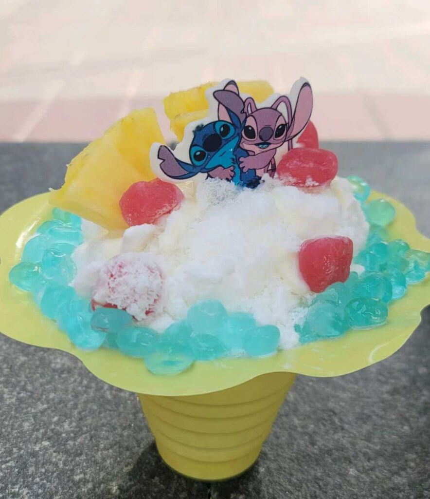 スパイラル・スナックス:ココナッツ味のかき氷 パイナップルのせ