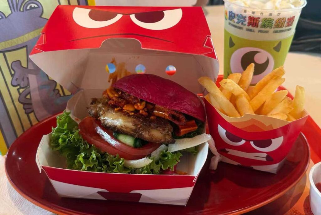 スターゲイザー・グリルのスパイシーチキンバーガー
