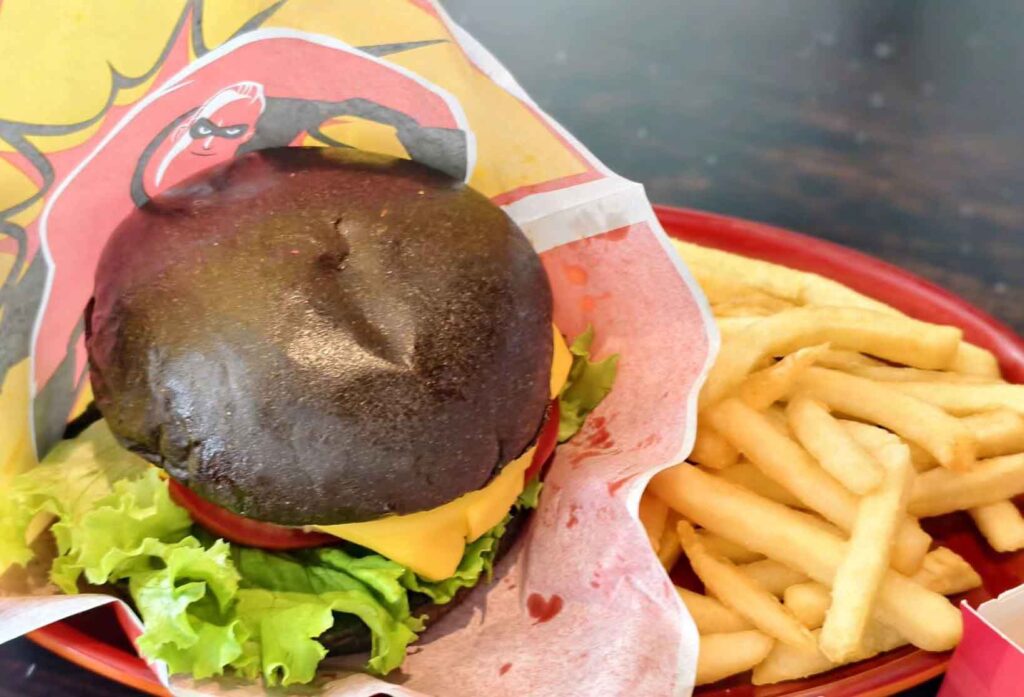 スターゲイザー・グリルのチーズ和牛ビーフバーガー