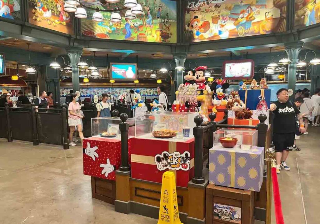 上海ディズニーのレストラン：ミッキー＆パルズ マーケット・カフェ
