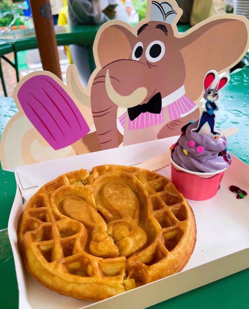 上海ディズニーランド：ズートピアのジュディのワッフル
