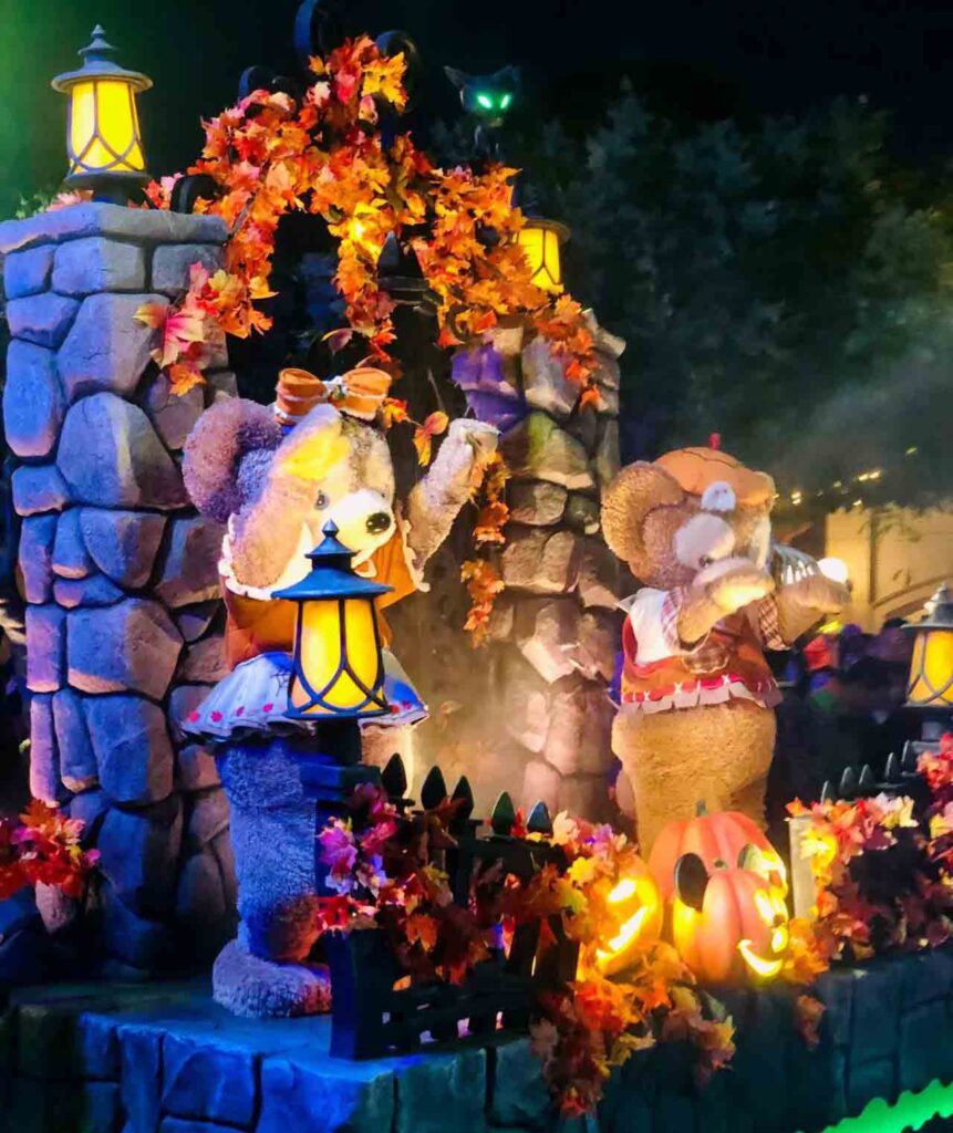 上海ディズニーランドのハロウィン：パレード
