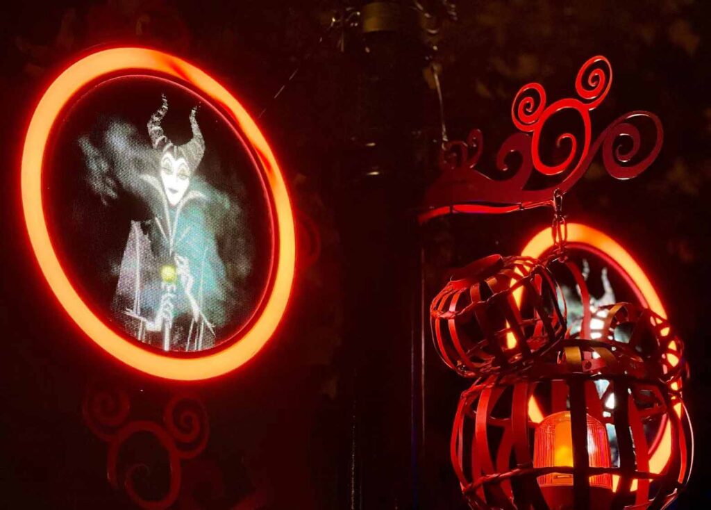 上海ディズニーランドのハロウィン：ヴィランズの肖像画