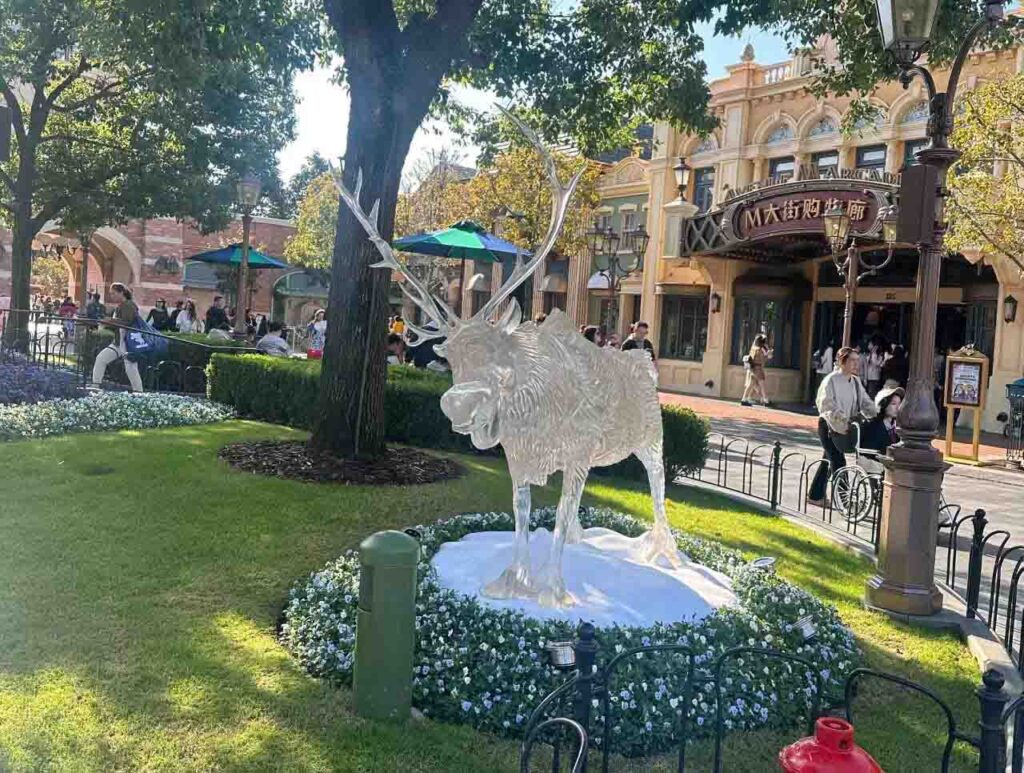 上海ディズニークリスマス：氷の彫像スヴェン