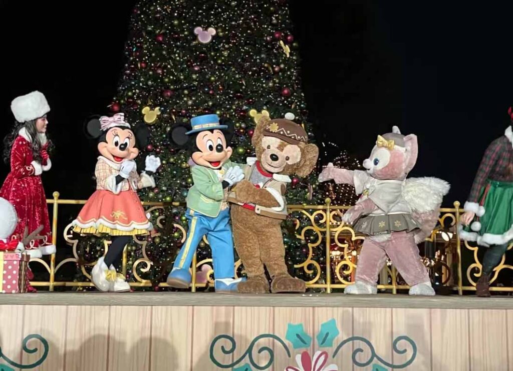 上海ディズニー：「ミッキーのマジカル・ツリー」点灯セレモニー