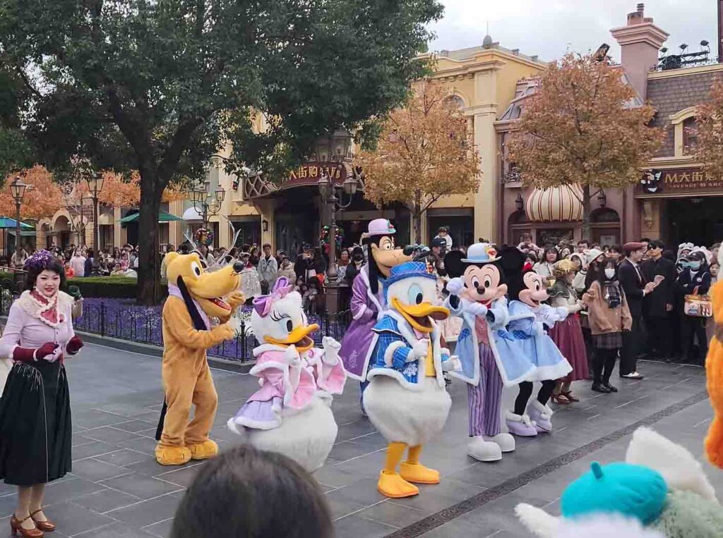 上海ディズニー：クリスマス・スウィング