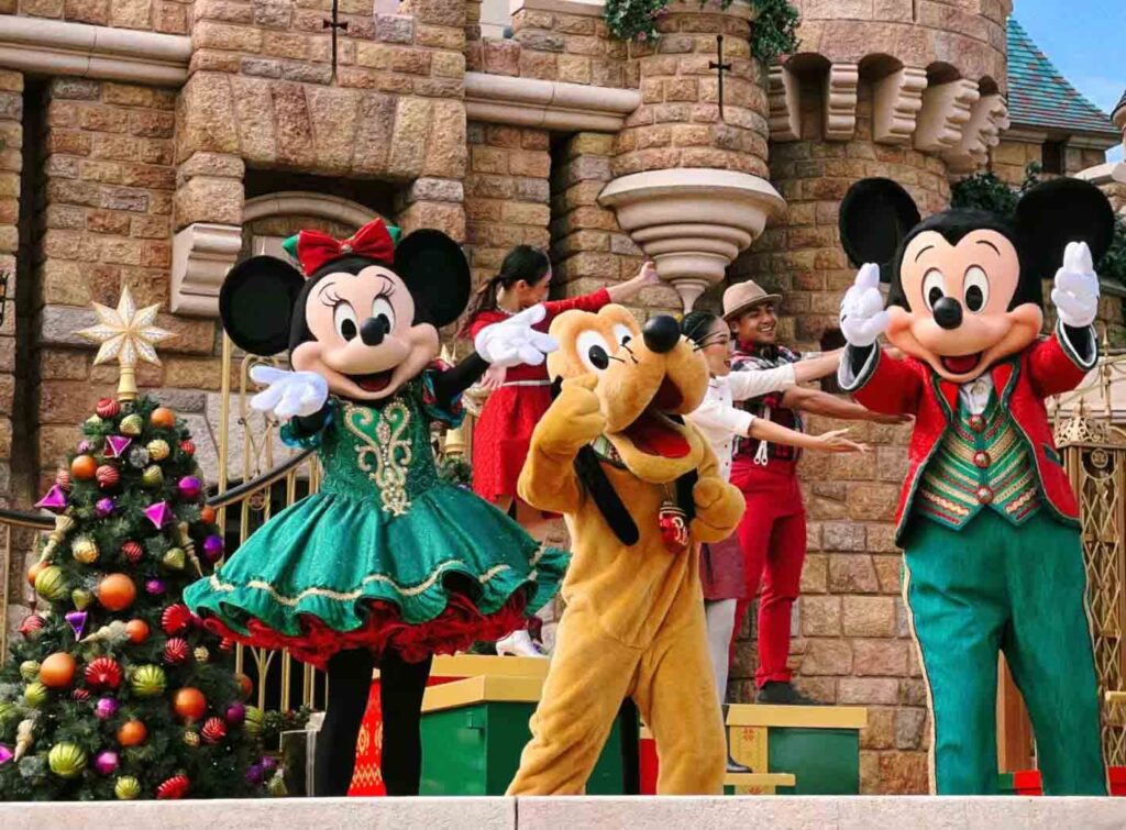 香港ディズニーランドのクリスマスイベント：ミッキー＆フレンズのクリスマスタイム・ボール