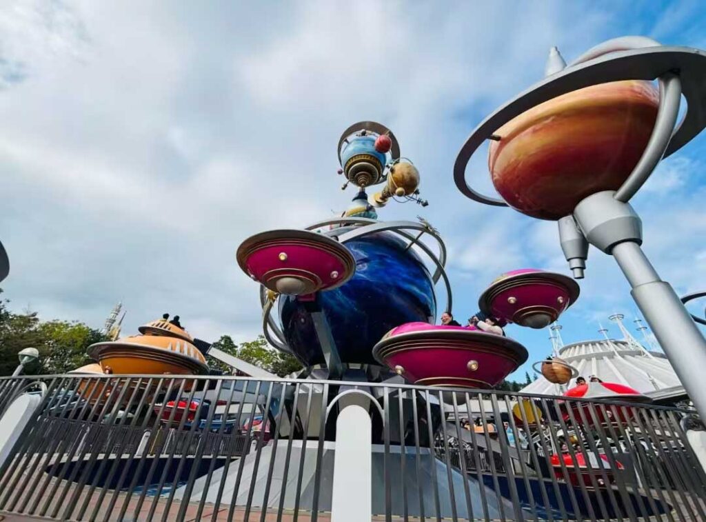香港ディズニーランド：オービトロン