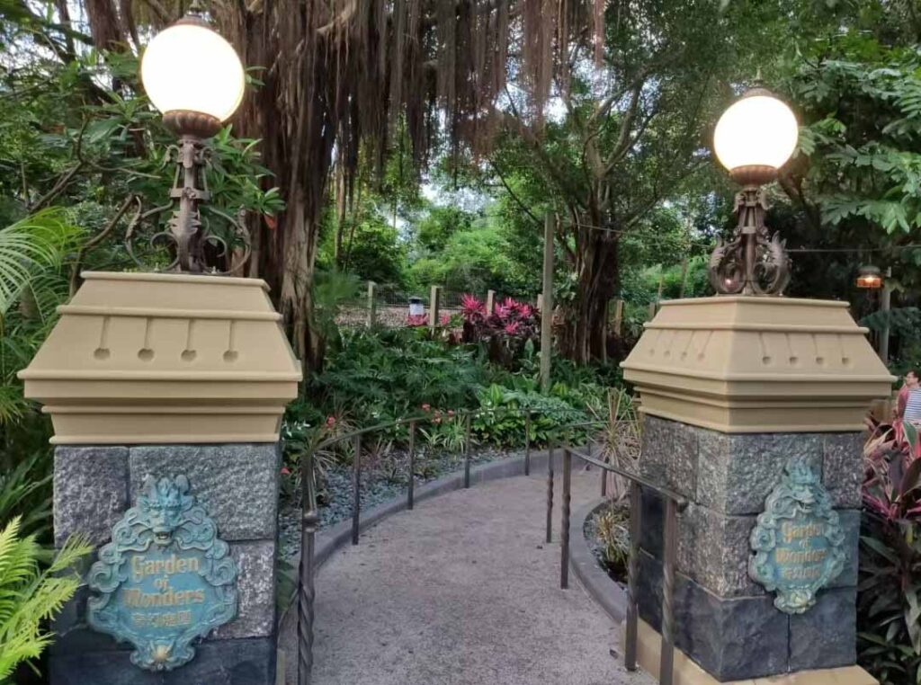 香港ディズニーランド：ガーデン・オブ・ワンダー