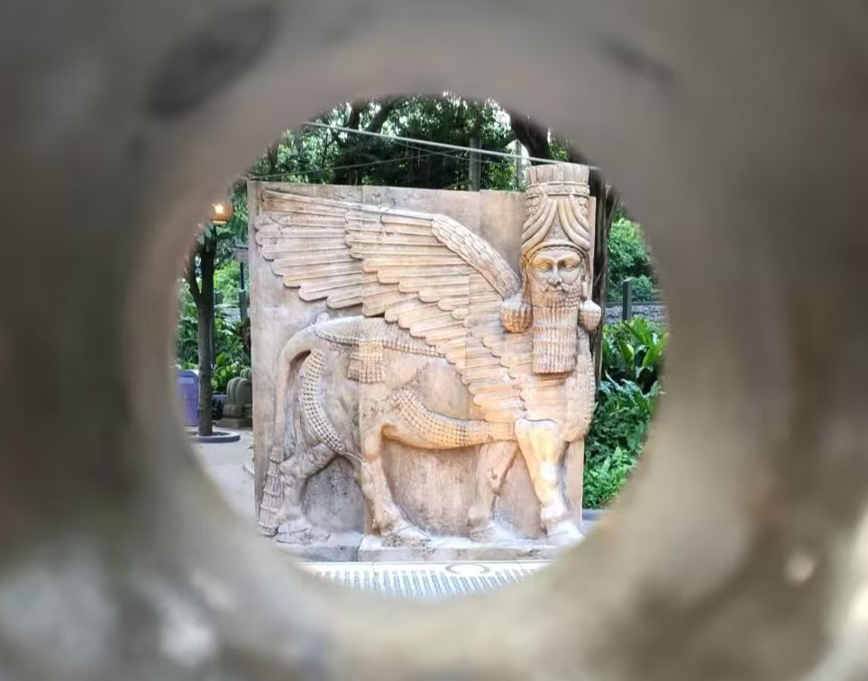 香港ディズニーランド：ガーデン・オブ・ワンダーのオブジェ