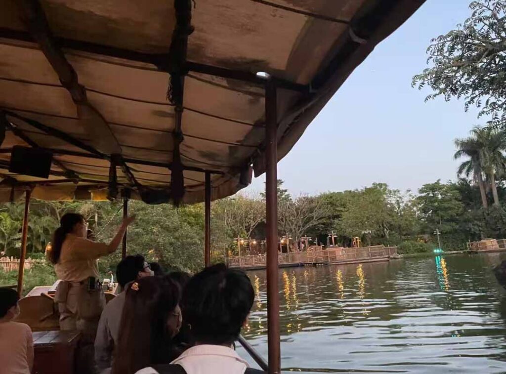 香港ディズニーランド：ジャングル・リバー・クルーズ