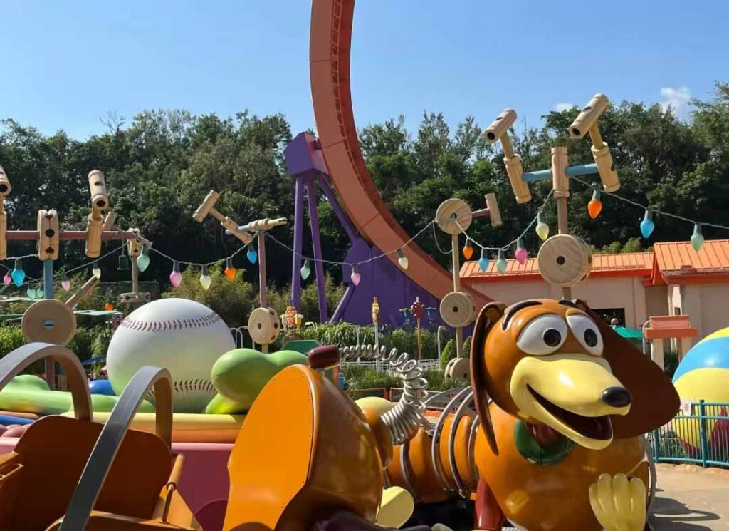 香港ディズニーランド：スリンキー・ドッグ・スピン