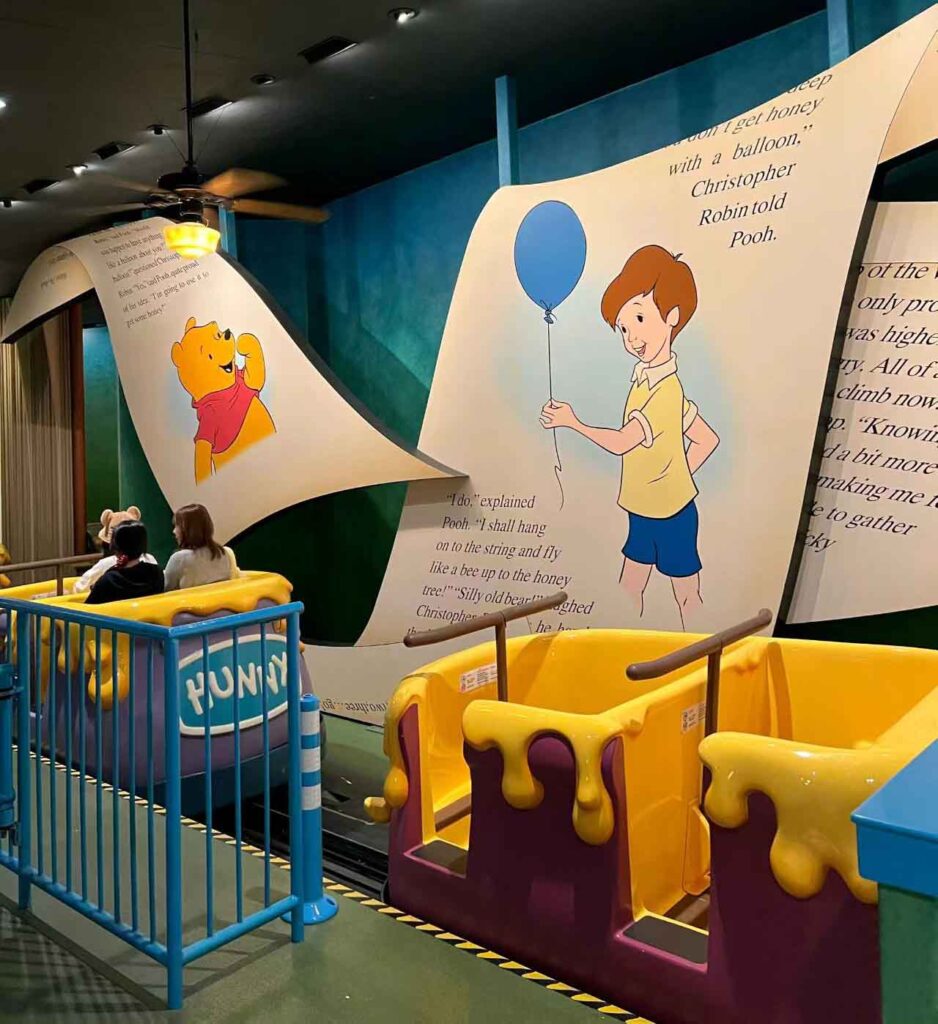 香港ディズニーランド：プーさんの冒険