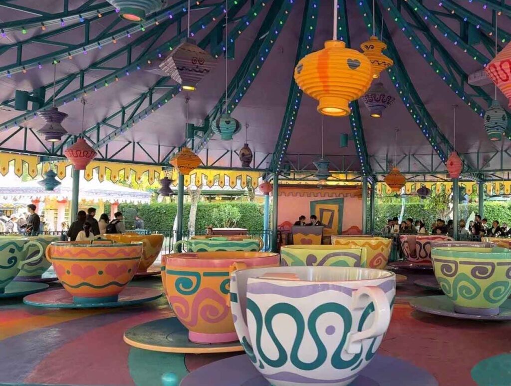 香港ディズニーランド：マッド・ハッター・ティー・カップ