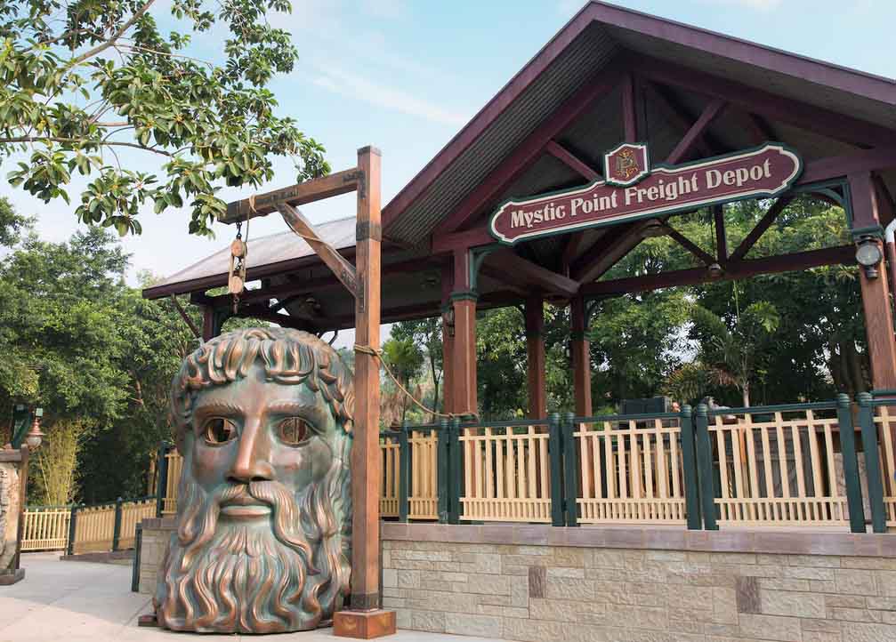 香港ディズニーランド：ミスティック・ポイント・フレイト・デポ