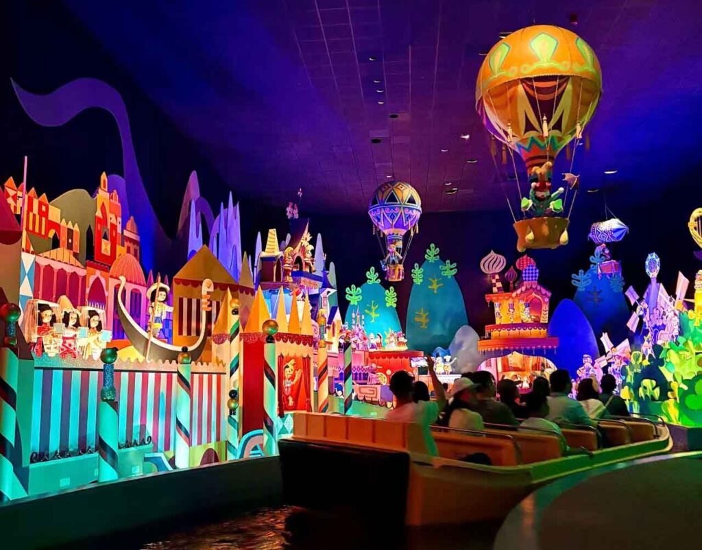 香港ディズニーランド：イッツ・ア・スモールワールド