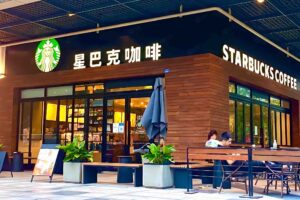 スターバックス中国、博裕キャピタルと提携：2万店を目指す巨大コーヒー市場の新戦略