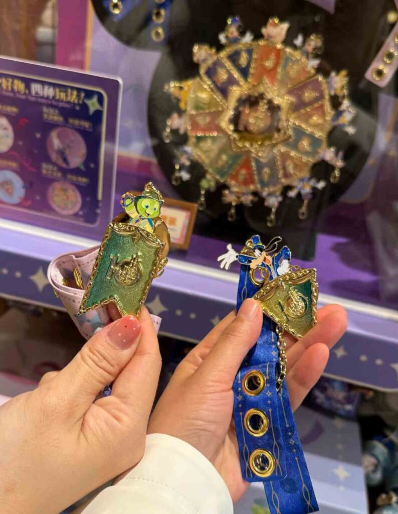 上海ディズニー10周年グッズ：キーホルダー