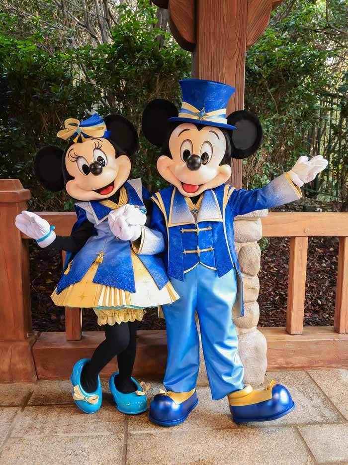 上海ディズニー：10周年記念コスチュームのミッキー＆ミニー