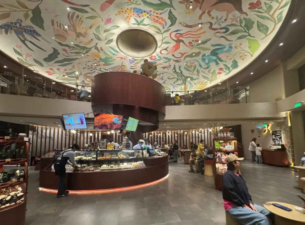 スタバ上海ディズニータウン店の店内