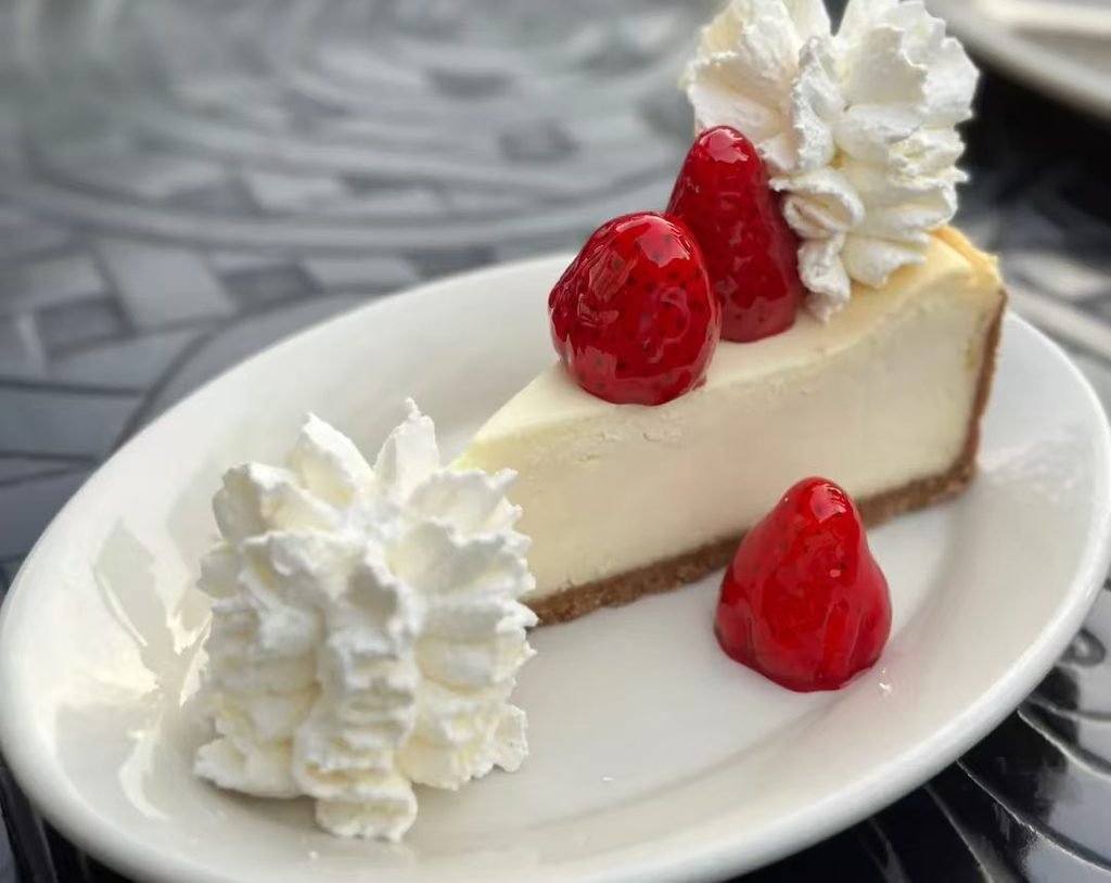 チーズケーキ・ファクトリーのストロベリー・チーズケーキ