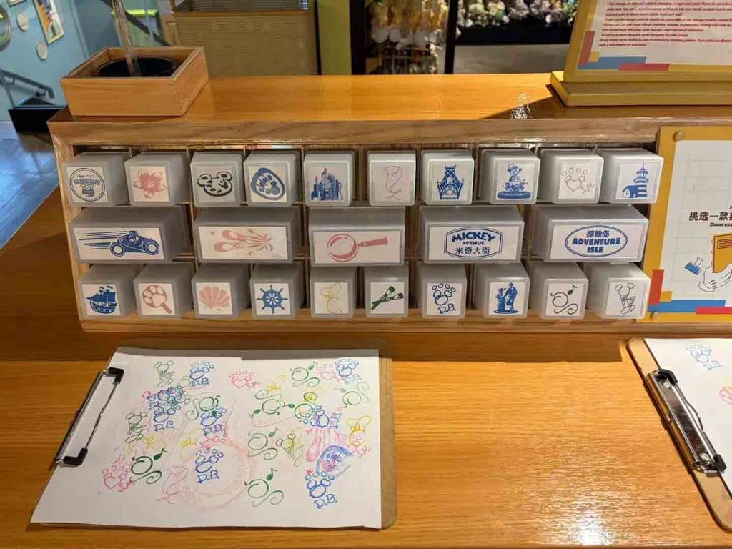 ディズニースタンプが無料で押せる。