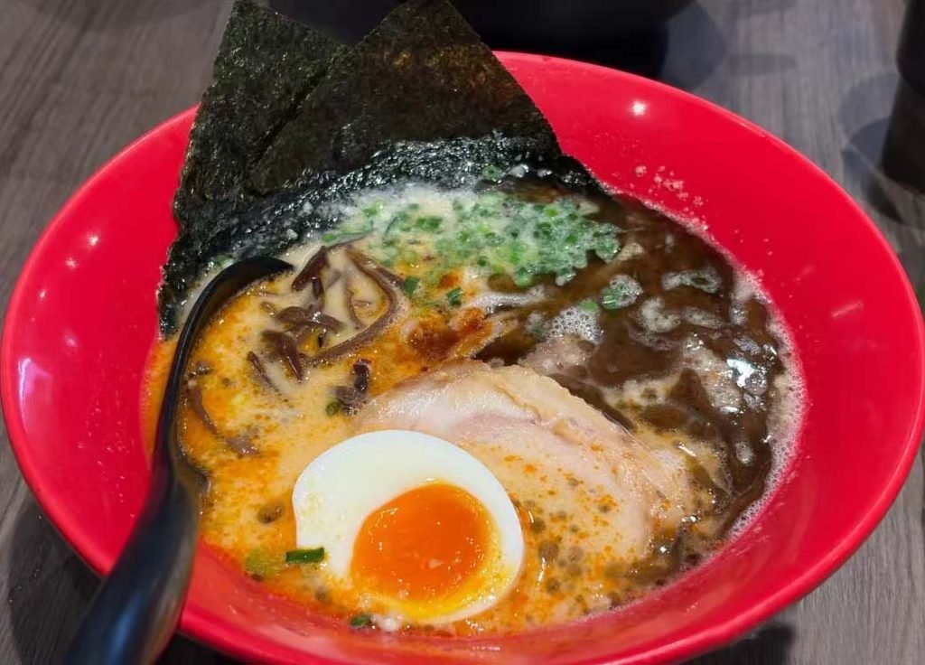上海ディズニータウンの一風堂：赤丸味增拉面（赤丸味噌ラーメン）
