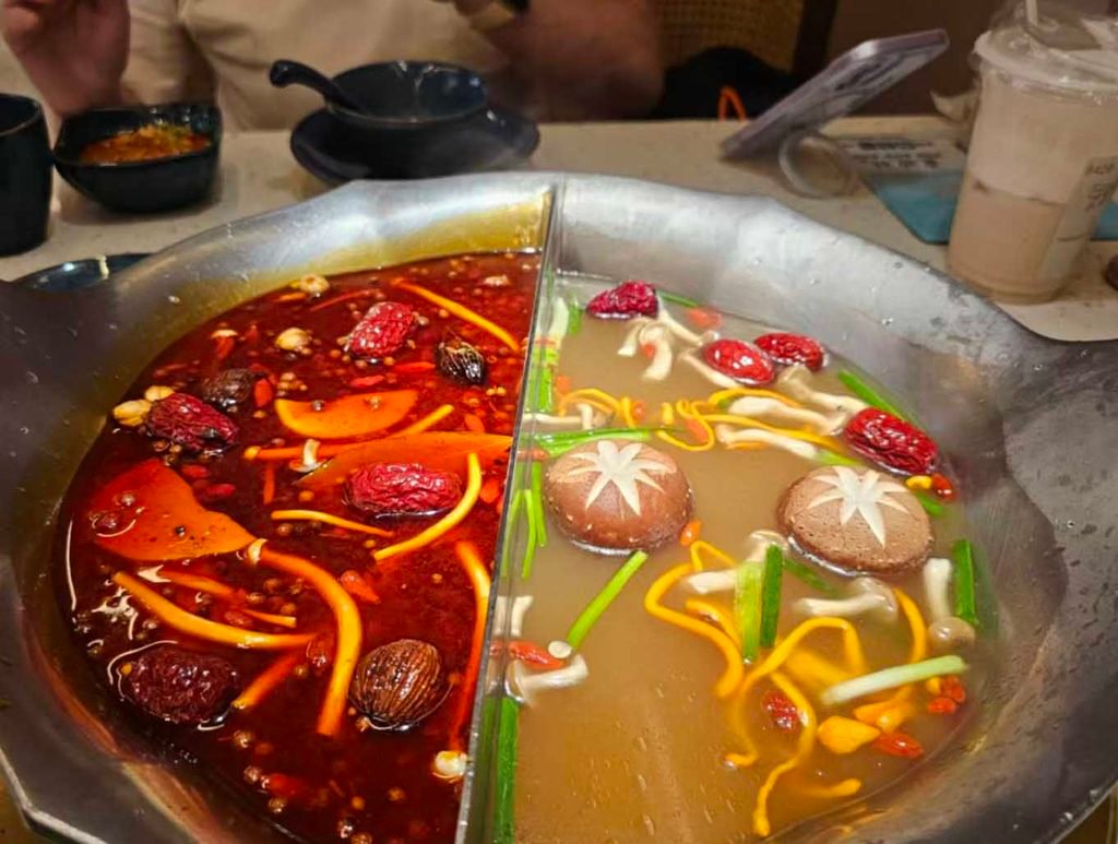 凑凑火鍋・茶憩のスープ